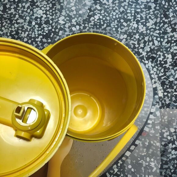 Vintage 10" Coleman Slim Jim Thermos Cooler 5590 Red Yellow -EUC - Picture 4 of 5